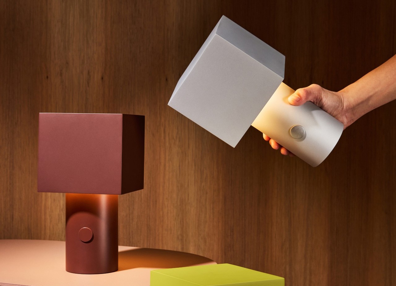 Daniel Emma’s Parcel Portable Lamp Is a Gift to Lighting